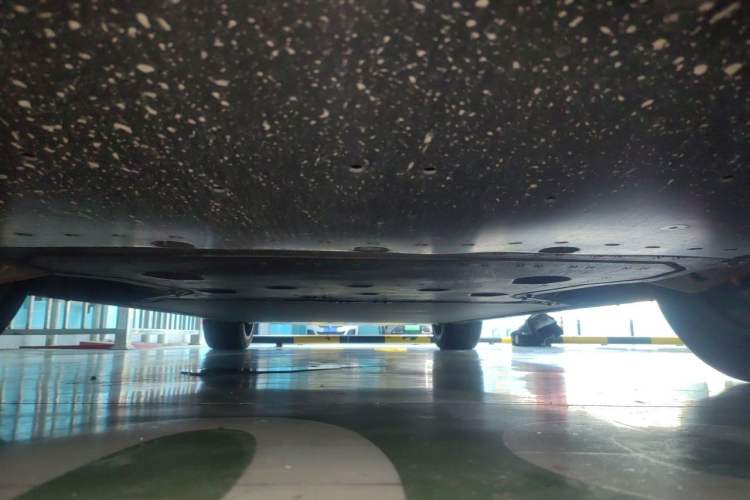 Used Xiaomi Auto YU7 2025 Ultra-Long Range High-Performance All-Wheel-Drive Max Edition Chassis Front