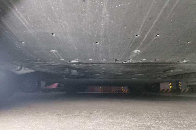 Used Xiaomi Auto YU7 2025 Ultra-Long Range High-Performance All-Wheel-Drive Max Edition Chassis Front