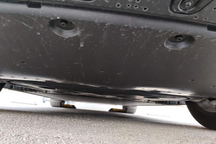 Used Xiaomi Auto YU7 2025 Ultra-Long Range High-Performance All-Wheel-Drive Max Edition Chassis Front
