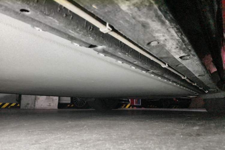 Used Xiaomi Auto YU7 2025 Ultra-Long Range High-Performance All-Wheel-Drive Max Edition Chassis Front Left