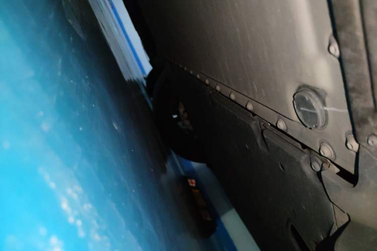 Used Xiaomi Auto YU7 2025 Ultra-Long Range High-Performance All-Wheel-Drive Max Edition Chassis Front Left