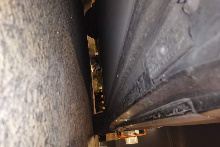 Used Xiaomi Auto YU7 2025 Ultra-Long Range High-Performance All-Wheel-Drive Max Edition Chassis Front Left