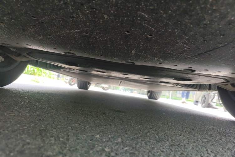 Used Xiaomi Auto YU7 2025 Ultra-Long Range Rear-Wheel Drive Version Chassis Front