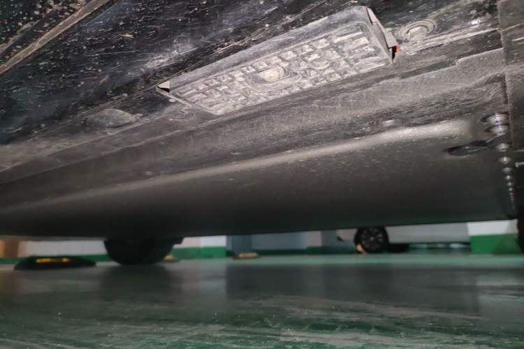 Used Xiaomi Auto YU7 2025 Ultra-Long Range All-Wheel Drive Pro Version Chassis Front Right