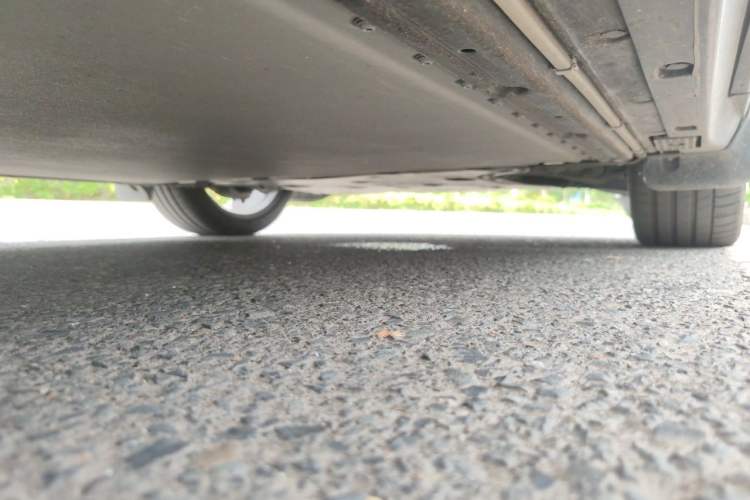 Used Xiaomi Auto YU7 2025 Ultra-Long Range High-Performance All-Wheel-Drive Max Edition Chassis Front Right