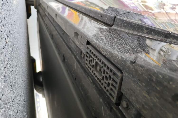Used Xiaomi Auto YU7 2025 Ultra-Long Range High-Performance All-Wheel-Drive Max Edition Chassis Front Right