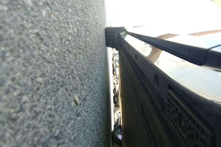 Used Xiaomi Auto YU7 2025 Ultra-Long Range High-Performance All-Wheel-Drive Max Edition Chassis Front Right
