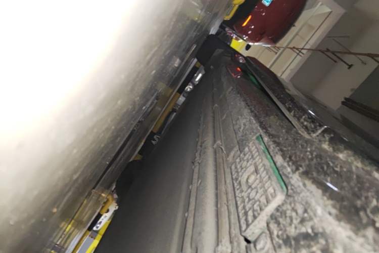 Used Xiaomi Auto YU7 2025 Ultra-Long Range High-Performance All-Wheel-Drive Max Edition Chassis Front Right