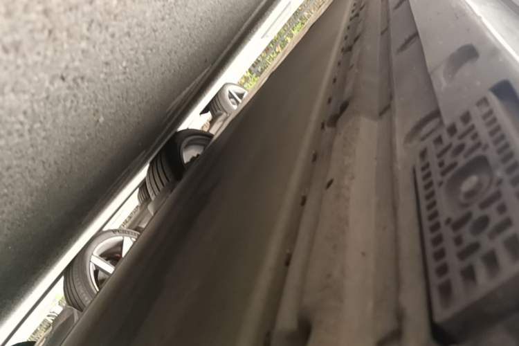Used Xiaomi Auto YU7 2025 Ultra-Long Range High-Performance All-Wheel-Drive Max Edition Chassis Front Right