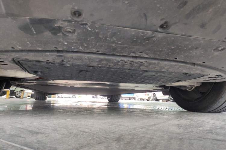 Used Xiaomi Auto YU7 2025 Ultra-Long Range High-Performance All-Wheel-Drive Max Edition Chassis Rear