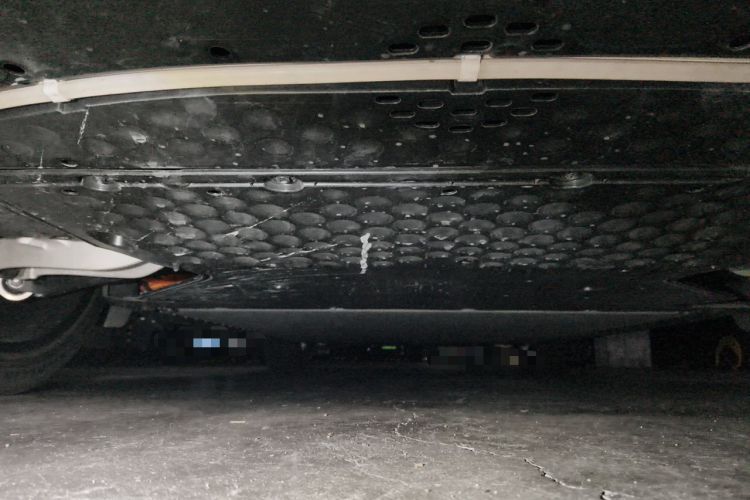 Used Xiaomi Auto YU7 2025 Ultra-Long Range High-Performance All-Wheel-Drive Max Edition Chassis Rear