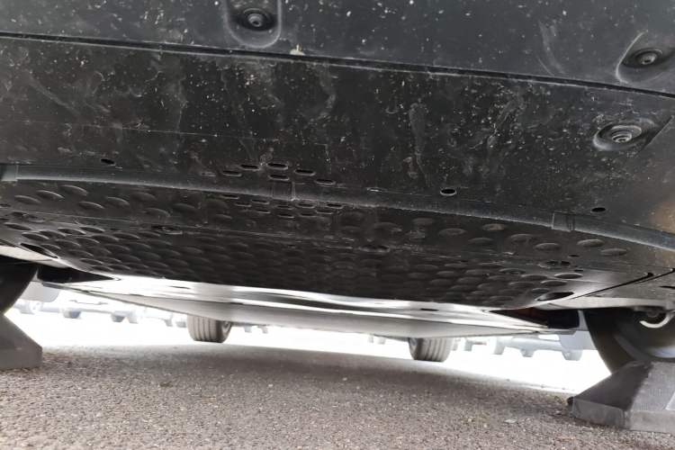 Used Xiaomi Auto YU7 2025 Ultra-Long Range High-Performance All-Wheel-Drive Max Edition Chassis Rear