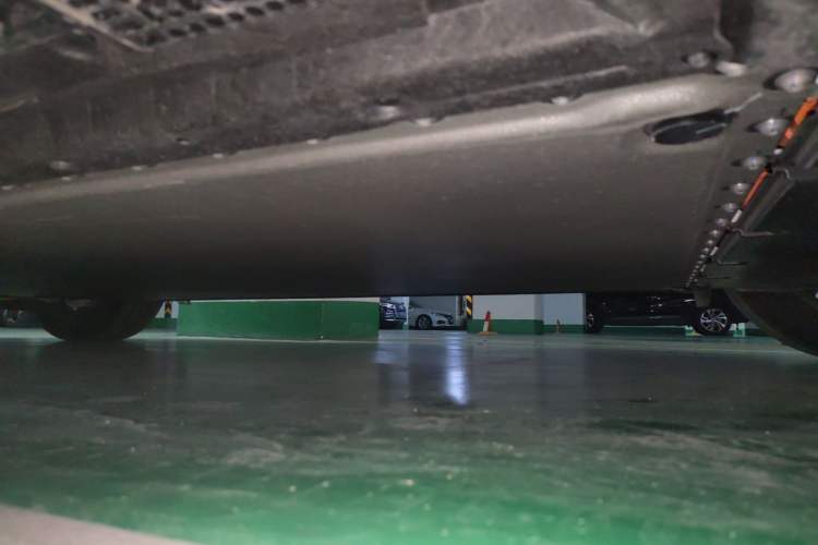 Used Xiaomi Auto YU7 2025 Ultra-Long Range All-Wheel Drive Pro Version Chassis Rear Left