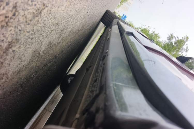 Used Xiaomi Auto YU7 2025 Ultra-Long Range High-Performance All-Wheel-Drive Max Edition Chassis Rear Left