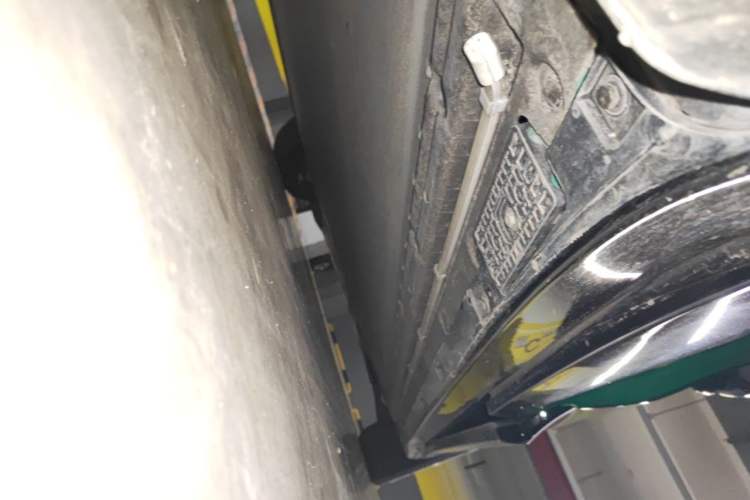 Used Xiaomi Auto YU7 2025 Ultra-Long Range High-Performance All-Wheel-Drive Max Edition Chassis Rear Right