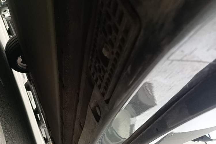 Used Xiaomi Auto YU7 2025 Ultra-Long Range High-Performance All-Wheel-Drive Max Edition Chassis Rear Right