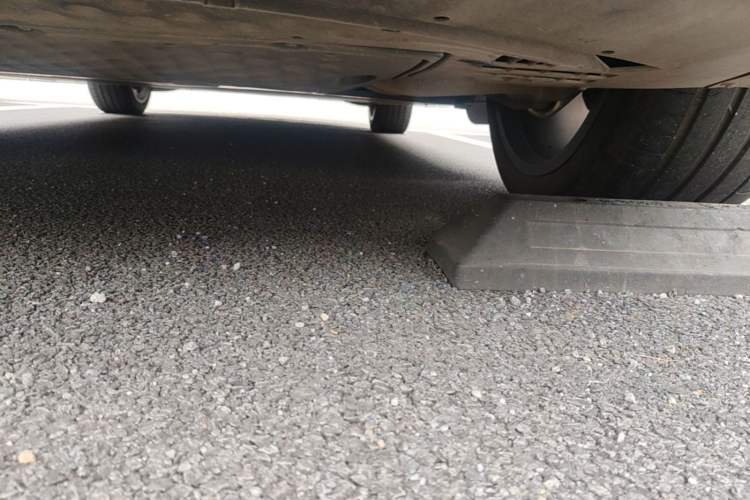 Used Xiaomi Auto YU7 2025 Ultra-Long Range High-Performance All-Wheel-Drive Max Edition Chassis Rear Right