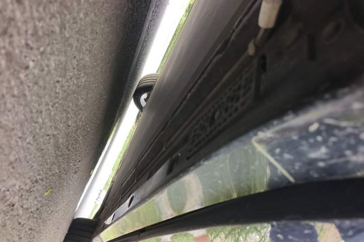 Used Xiaomi Auto YU7 2025 Ultra-Long Range High-Performance All-Wheel-Drive Max Edition Chassis Rear Right