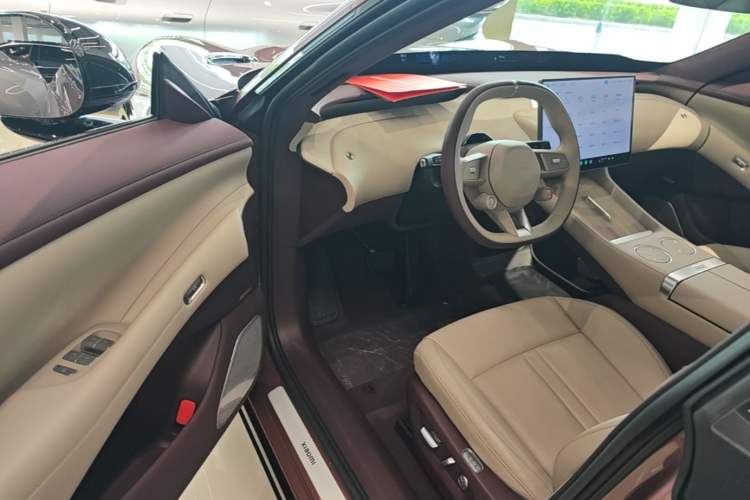 Used Xiaomi Auto YU7 2025 Ultra-Long Range High-Performance All-Wheel-Drive Max Edition Driver Seat