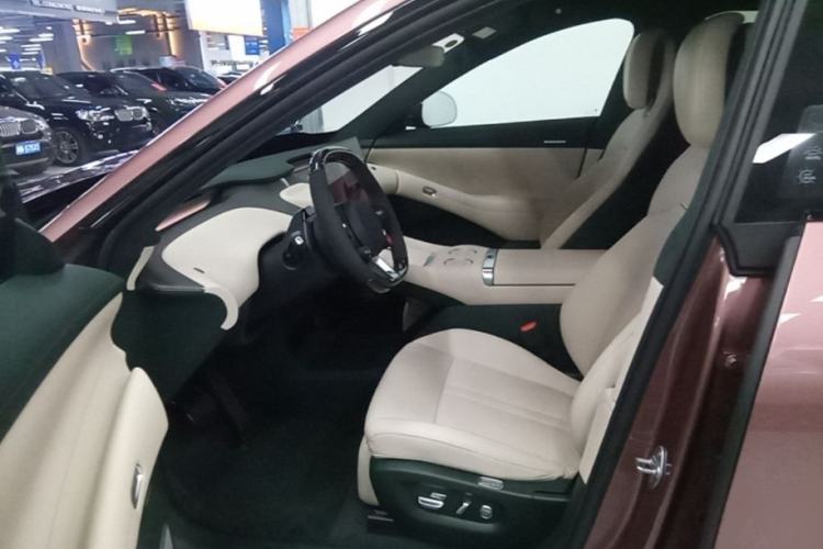 Used Xiaomi Auto YU7 2025 Ultra-Long Range High-Performance All-Wheel-Drive Max Edition Driver Seat