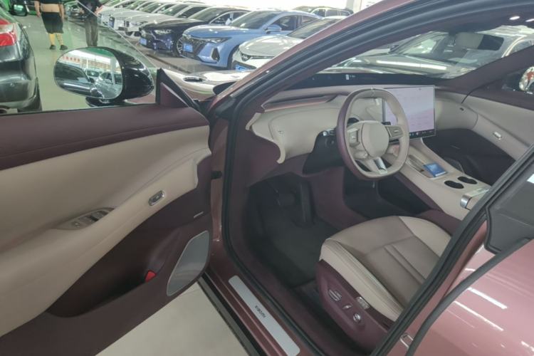 Used Xiaomi Auto YU7 2025 Ultra-Long Range High-Performance All-Wheel-Drive Max Edition Driver Seat