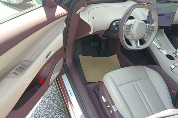 Used Xiaomi Auto YU7 2025 Ultra-Long Range High-Performance All-Wheel-Drive Max Edition Driver Seat