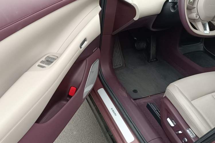 Used Xiaomi Auto YU7 2025 Ultra-Long Range High-Performance All-Wheel-Drive Max Edition Driver Seat