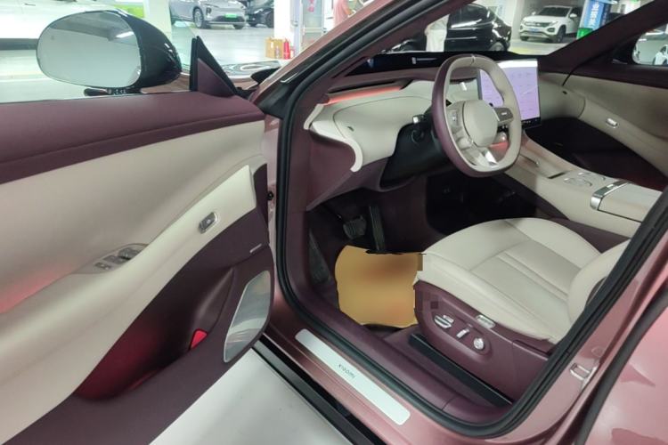 Used Xiaomi Auto YU7 2025 Ultra-Long Range High-Performance All-Wheel-Drive Max Edition Driver Seat