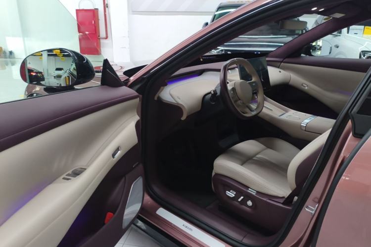 Used Xiaomi Auto YU7 2025 Ultra-Long Range High-Performance All-Wheel-Drive Max Edition Driver Seat