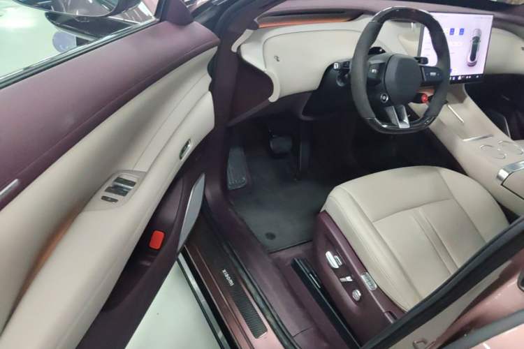 Used Xiaomi Auto YU7 2025 Ultra-Long Range High-Performance All-Wheel-Drive Max Edition Driver Seat