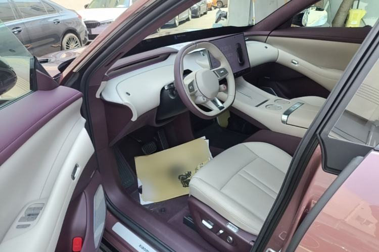 Used Xiaomi Auto YU7 2025 Ultra-Long Range High-Performance All-Wheel-Drive Max Edition Driver Seat