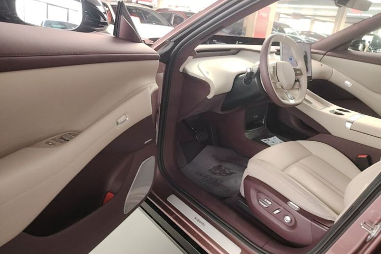 Used Xiaomi Auto YU7 2025 Ultra-Long Range High-Performance All-Wheel-Drive Max Edition Driver Seat