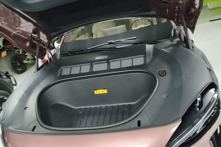 Used Xiaomi Auto YU7 2025 Ultra-Long Range High-Performance All-Wheel-Drive Max Edition Engine Bay