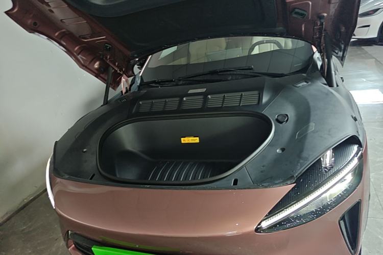 Used Xiaomi Auto YU7 2025 Ultra-Long Range High-Performance All-Wheel-Drive Max Edition Engine Bay