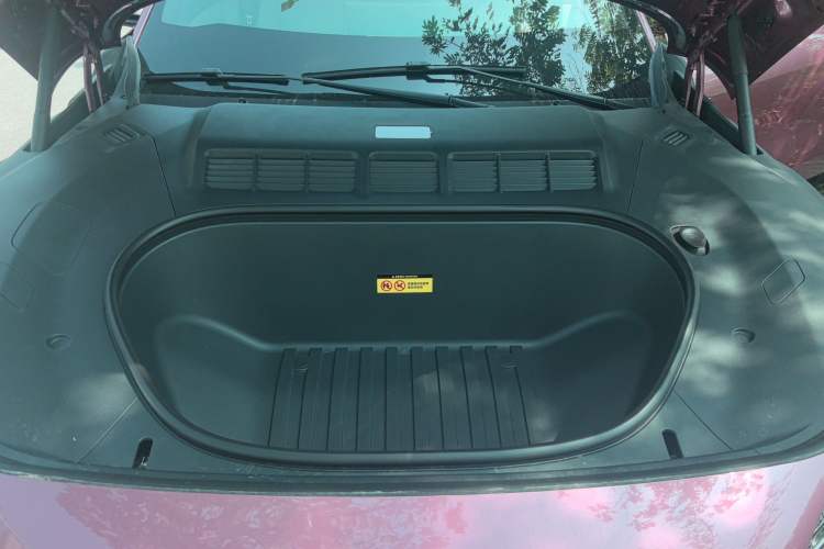 Used Xiaomi Auto YU7 2025 Ultra-Long Range High-Performance All-Wheel-Drive Max Edition Engine Bay