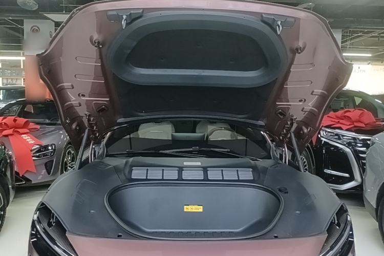 Used Xiaomi Auto YU7 2025 Ultra-Long Range High-Performance All-Wheel-Drive Max Edition Engine Bay