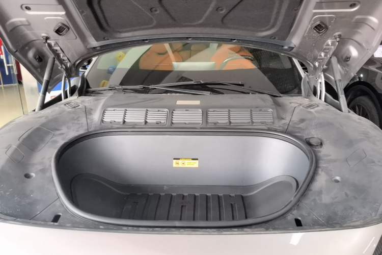Used Xiaomi Auto YU7 2025 Ultra-Long Range High-Performance All-Wheel-Drive Max Edition Engine Bay