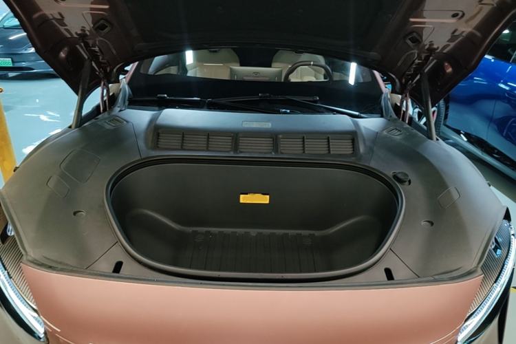 Used Xiaomi Auto YU7 2025 Ultra-Long Range High-Performance All-Wheel-Drive Max Edition Engine Bay