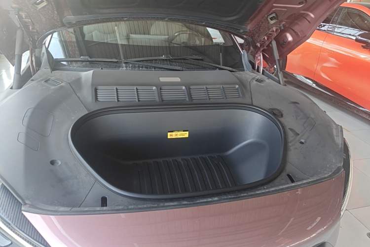 Used Xiaomi Auto YU7 2025 Ultra-Long Range High-Performance All-Wheel-Drive Max Edition Engine Bay