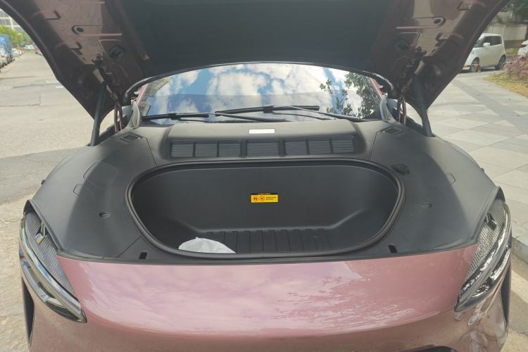 Used Xiaomi Auto YU7 2025 Ultra-Long Range High-Performance All-Wheel-Drive Max Edition Engine Bay