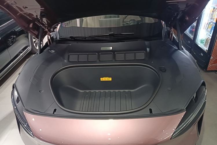 Used Xiaomi Auto YU7 2025 Ultra-Long Range High-Performance All-Wheel-Drive Max Edition Engine Bay