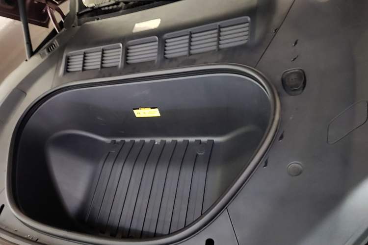 Used Xiaomi Auto YU7 2025 Ultra-Long Range High-Performance All-Wheel-Drive Max Edition Engine Bay