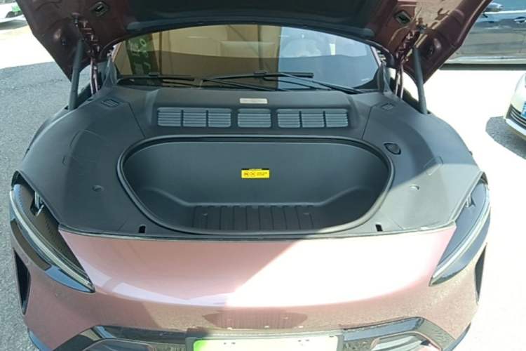 Used Xiaomi Auto YU7 2025 Ultra-Long Range High-Performance All-Wheel-Drive Max Edition Engine Bay