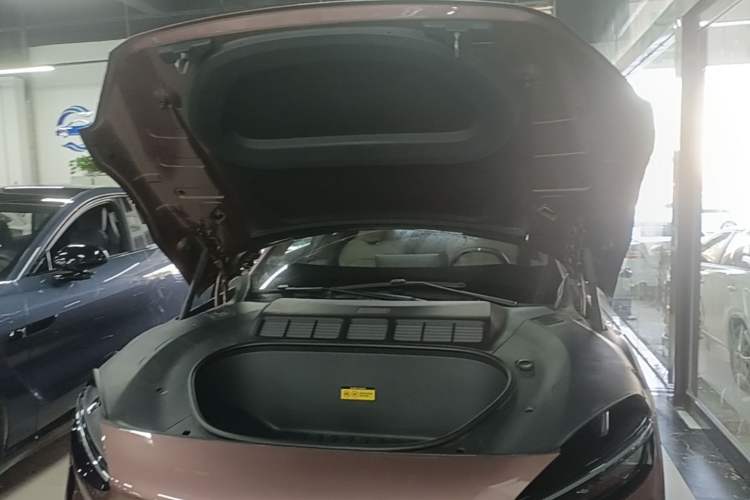 Used Xiaomi Auto YU7 2025 Ultra-Long Range High-Performance All-Wheel-Drive Max Edition Engine Bay