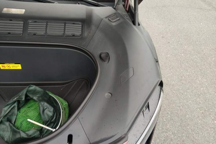 Used Xiaomi Auto YU7 2025 Ultra-Long Range High-Performance All-Wheel-Drive Max Edition Engine Bay Left