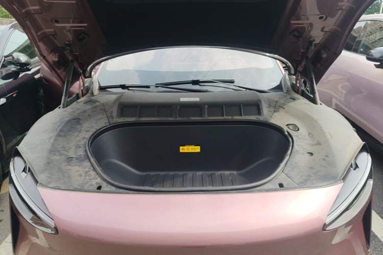 Used Xiaomi Auto YU7 2025 Ultra-Long Range High-Performance All-Wheel-Drive Max Edition Engine Bay