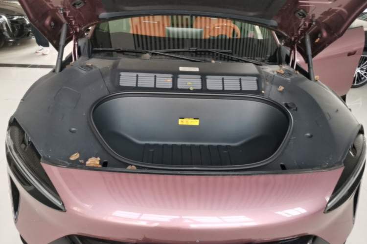 Used Xiaomi Auto YU7 2025 Ultra-Long Range All-Wheel Drive Pro Version Engine Bay