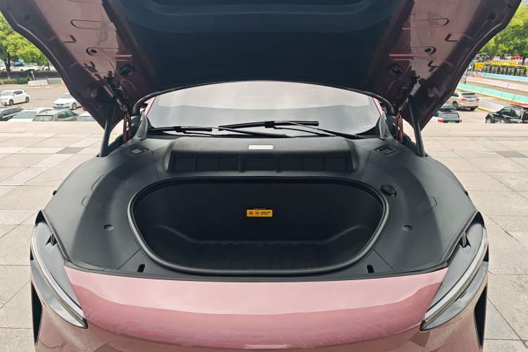 Used Xiaomi Auto YU7 2025 Ultra-Long Range High-Performance All-Wheel-Drive Max Edition Engine Bay