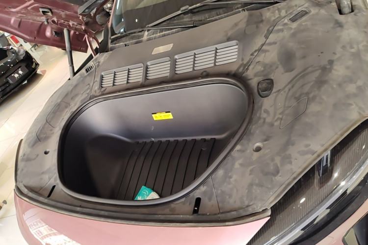 Used Xiaomi Auto YU7 2025 Ultra-Long Range High-Performance All-Wheel-Drive Max Edition Engine Bay
