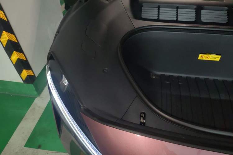 Used Xiaomi Auto YU7 2025 Ultra-Long Range All-Wheel Drive Pro Version Engine Bay Right